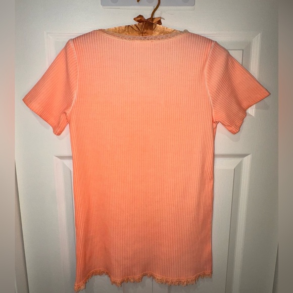 Easel lace trim ribbed top. Size Large. GUC - Picture 3 of 11
